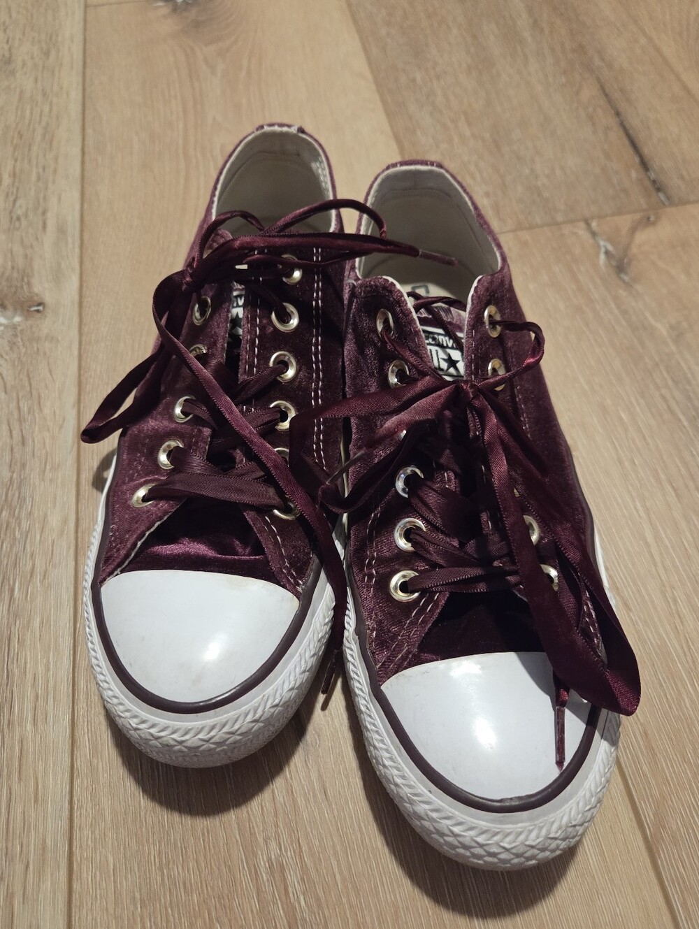 Womens Size 7 Burgundy Velour Converse Shoes